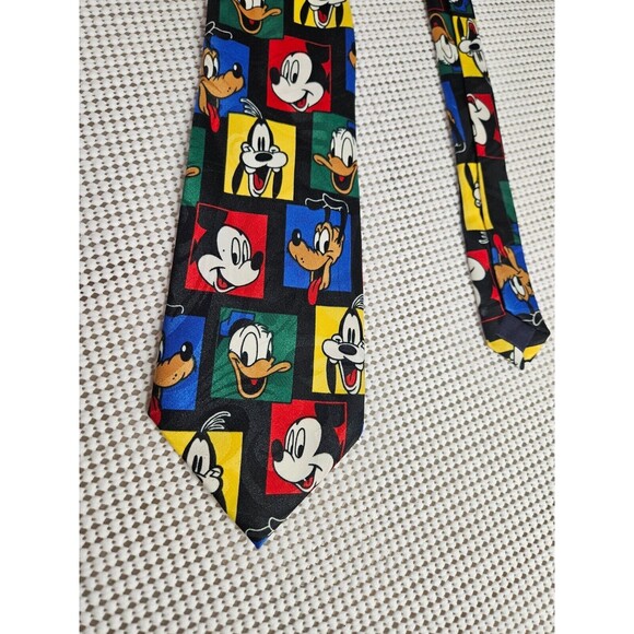 Vintage Disney Men's Tie Featuring Classic Characters, 3.5 x 60 Inches - Picture 2 of 5